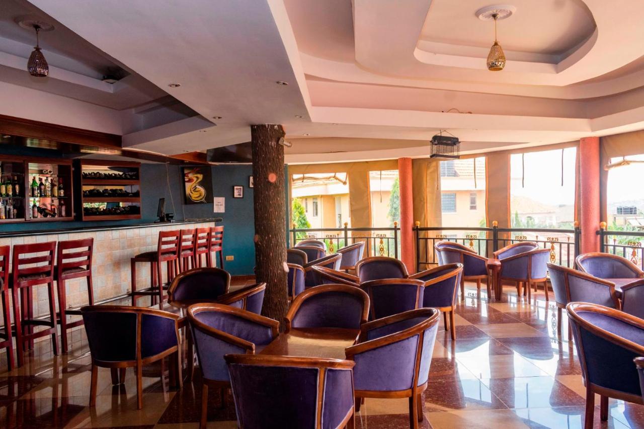 Sapphire Hotel Entebbe Kajansi Eksteriør billede