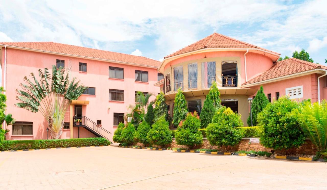 Sapphire Hotel Entebbe Kajansi Eksteriør billede