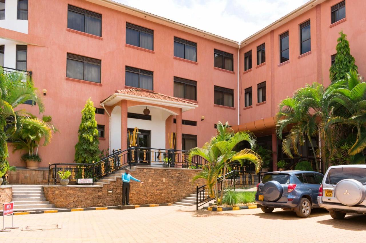 Sapphire Hotel Entebbe Kajansi Eksteriør billede