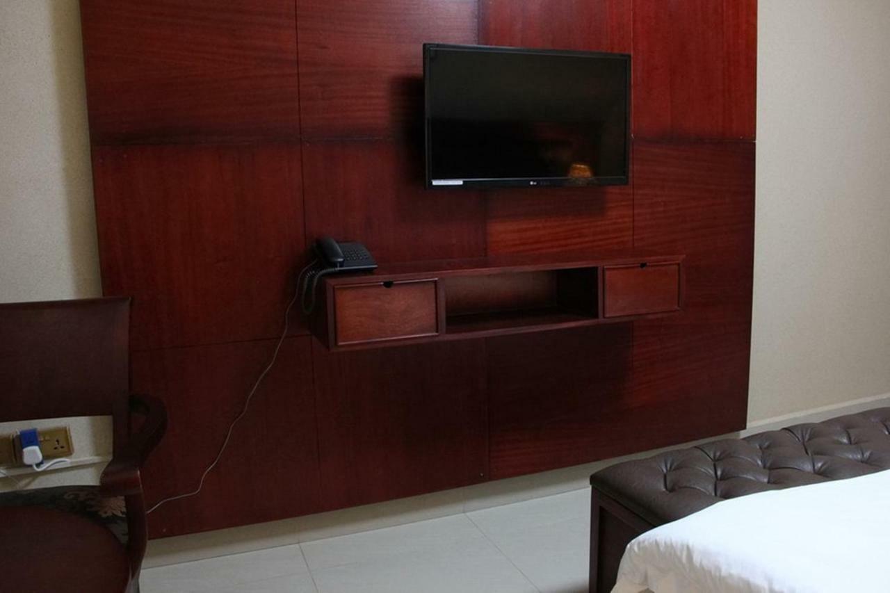 Sapphire Hotel Entebbe Kajansi Eksteriør billede