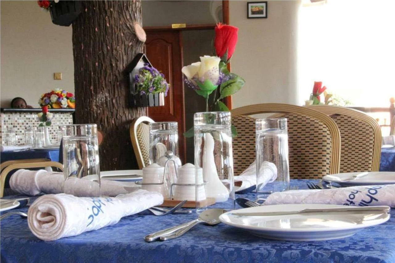 Sapphire Hotel Entebbe Kajansi Eksteriør billede