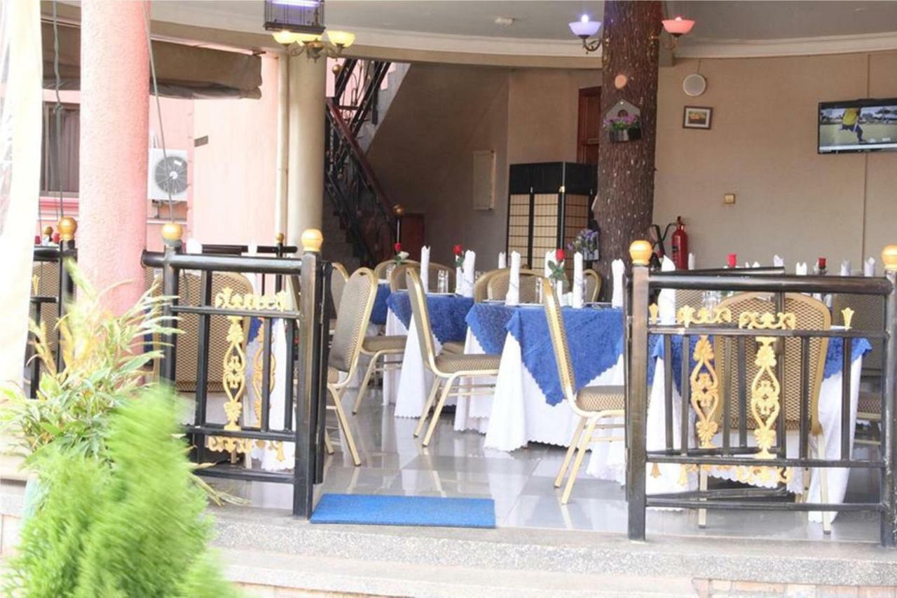 Sapphire Hotel Entebbe Kajansi Eksteriør billede