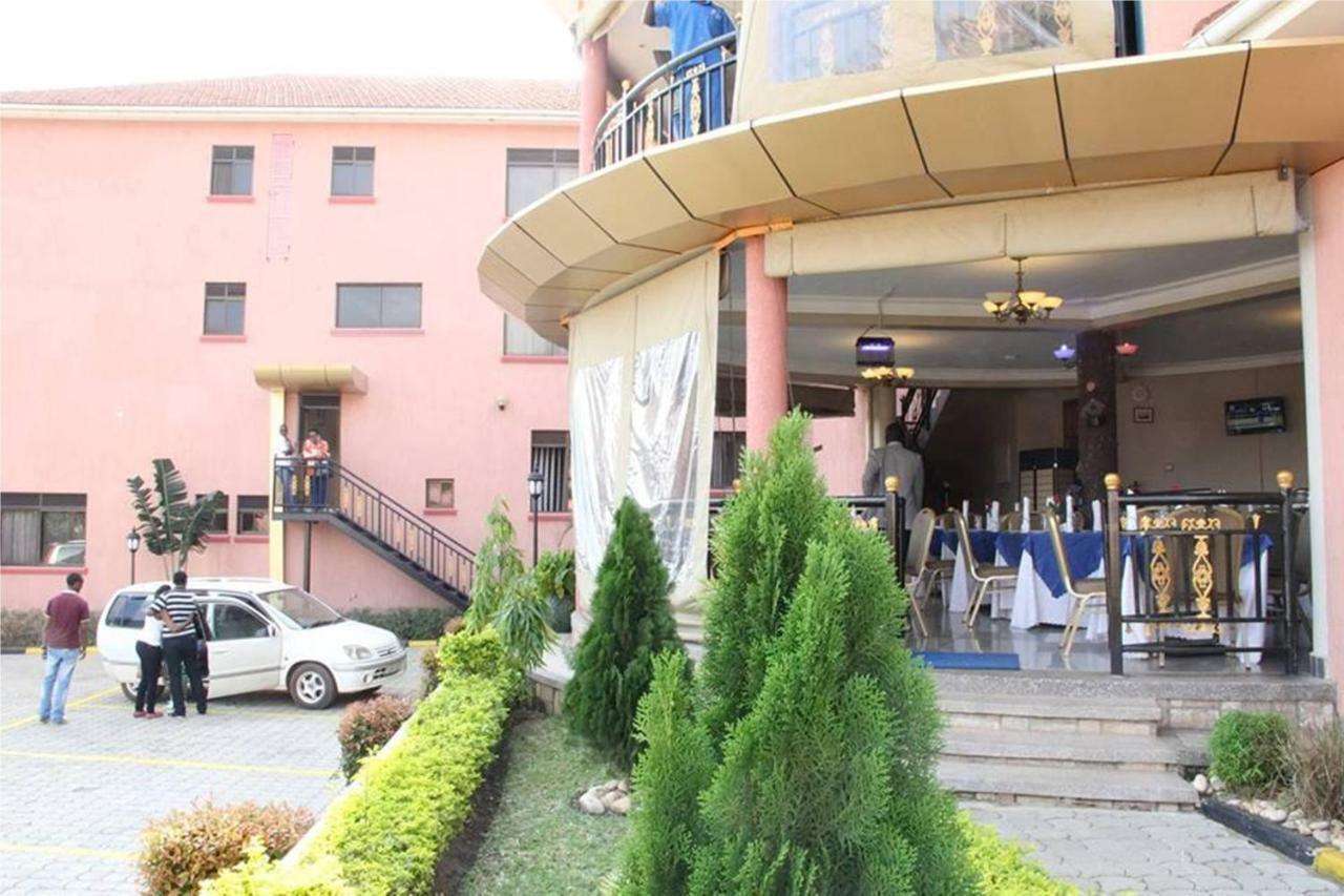 Sapphire Hotel Entebbe Kajansi Eksteriør billede