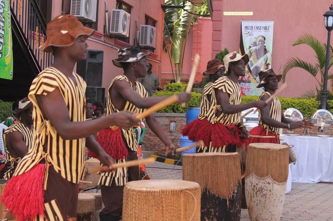 Sapphire Hotel Entebbe Kajansi Eksteriør billede