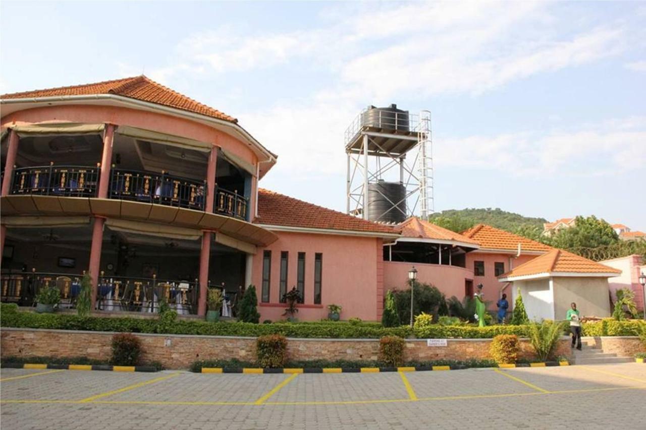 Sapphire Hotel Entebbe Kajansi Eksteriør billede